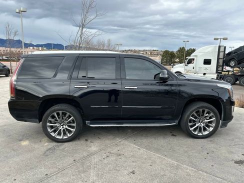 Used 2019 Cadillac Escalade Luxury w/ Escalade Sport Edition image 9