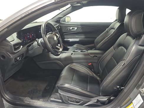 Used 2025 Ford Mustang Premium RWD image 7
