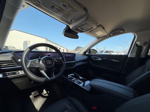 Used 2025 Buick Envision Preferred image 17