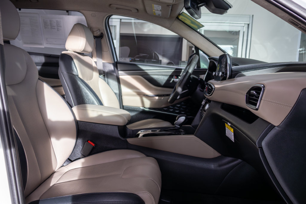 Used 2019 Hyundai Santa Fe AWD w/ Cargo Package image 12