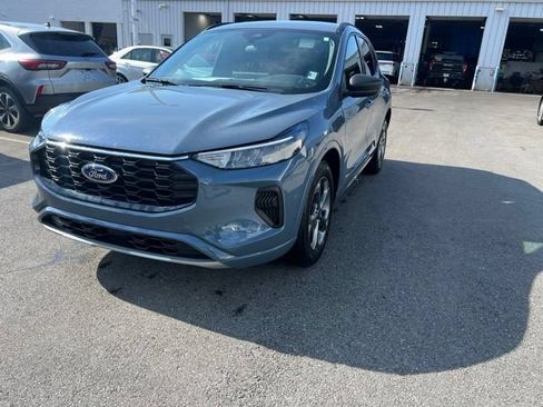 Used 2023 Ford Escape ST-Line w/ Tech Pack #1 AWD/4WD image 12