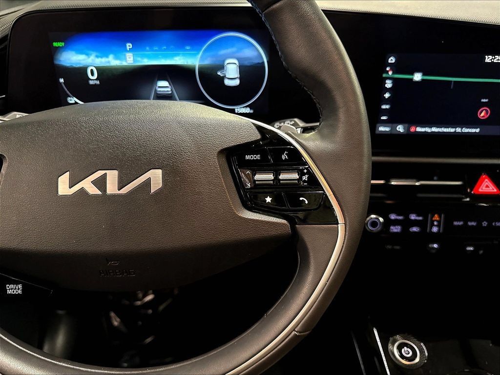Certified 2023 Kia Niro Wind w/ Wind Preserve Package FWD image 18