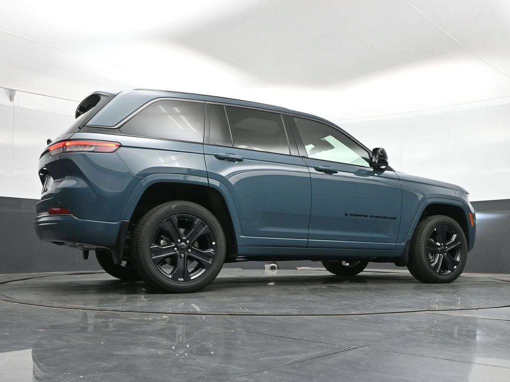 New 2027 Jeep Grand Cherokee Limited AWD/4WD image 44