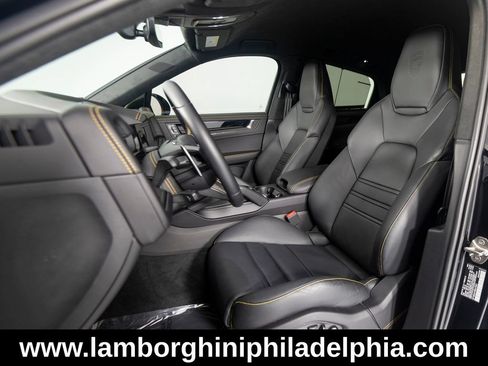 Used 2024 Porsche Cayenne Turbo GT AWD/4WD image 10