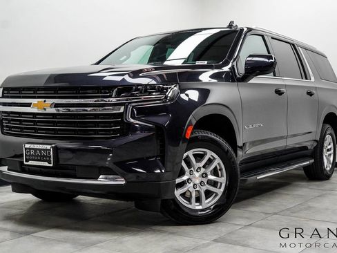 Used 2024 Chevrolet Suburban LT AWD/4WD image 1