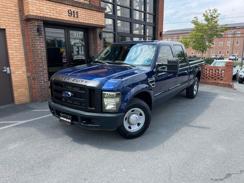 Used 2010 Ford F250 XL RWD image 1