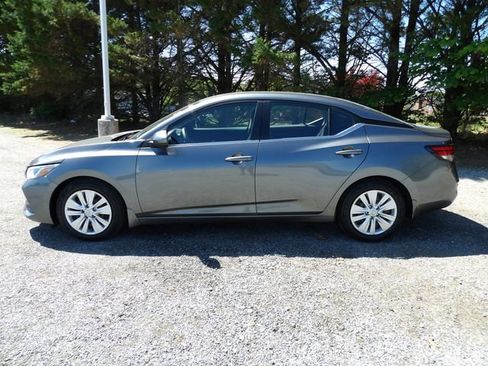 Used 2021 Nissan Sentra S FWD image 2