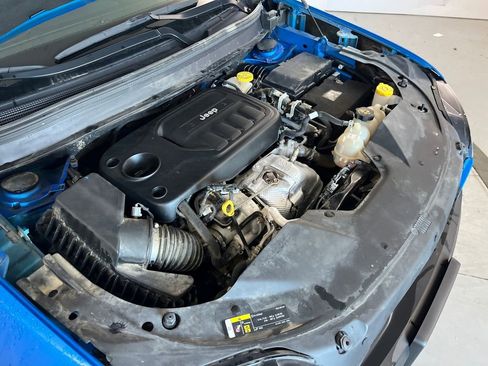 Used 2020 Jeep Cherokee Trailhawk w/ Cold Weather Group image 11