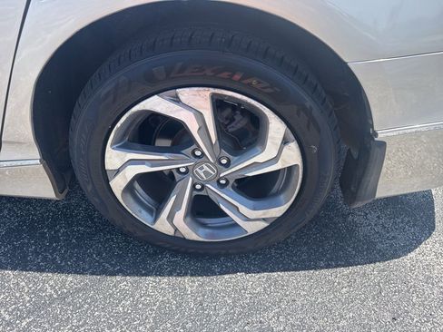 Used 2020 Honda Accord EX image 10