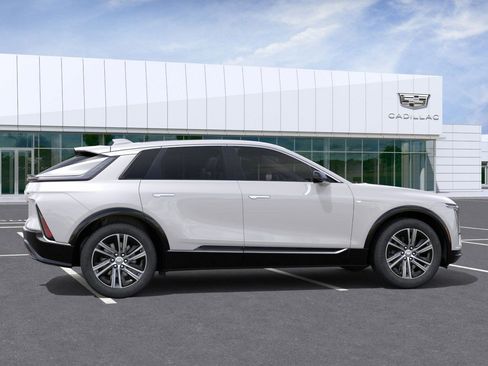 New 2025 Cadillac Lyriq Luxury image 5