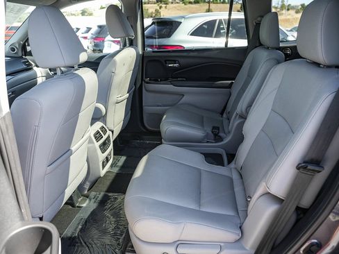 Used 2021 Honda Pilot Elite image 17