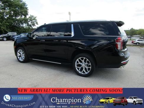 Used 2021 Chevrolet Suburban Premier w/ Premium Package AWD/4WD image 6