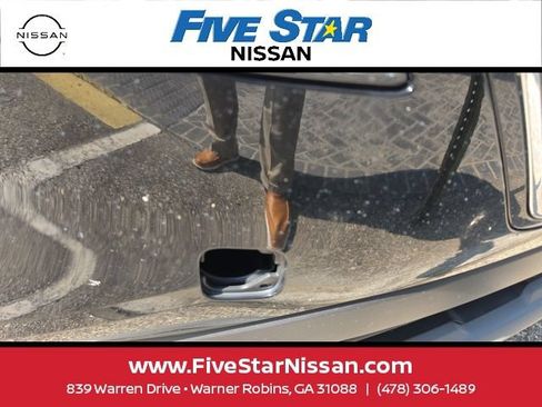Used 2023 Nissan Rogue SV FWD image 4