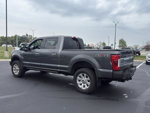 Used 2017 Ford F250 Platinum w/ Platinum Ultimate Package AWD/4WD image 3