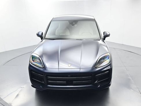 Certified 2025 Porsche Cayenne Turbo AWD/4WD image 41