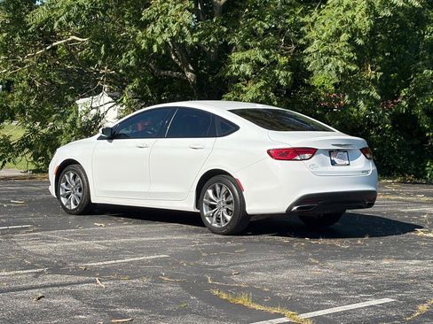 Used 2016 Chrysler 200 S w/ Comfort Group FWD image 4