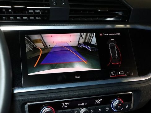 Used 2025 Audi Q3 2.0T Premium image 18