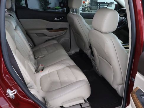 Used 2017 GMC Acadia Denali w/ Technology Package FWD image 12