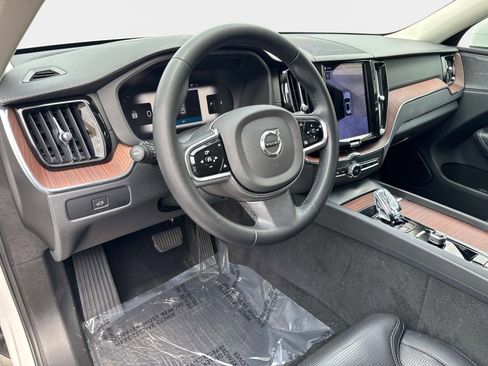 Used 2023 Volvo XC60 B5 Ultimate w/ Protection Package Premier FWD image 19
