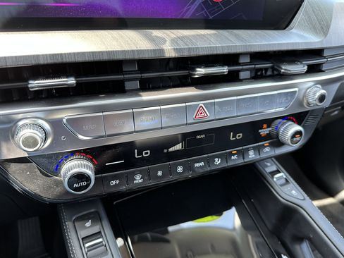 Used 2025 Kia Telluride EX FWD image 32
