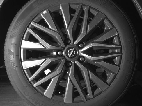 Used 2025 Nissan Altima 2.5 SV FWD image 18