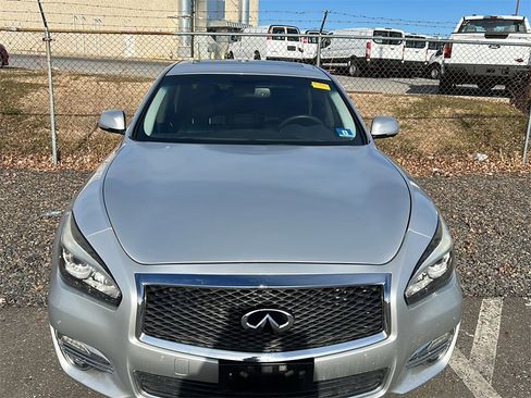 Used 2015 INFINITI Q70 3.7 image 2