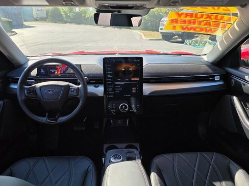 Used 2022 Ford Mustang Mach-E Select image 31