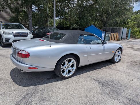 Used 2003 Jaguar XK8 Convertible RWD image 4