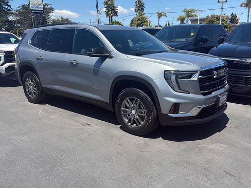 Used 2025 GMC Acadia Elevation AWD/4WD image 2