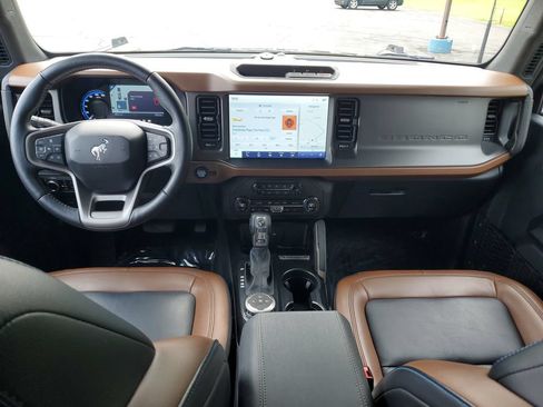 Used 2024 Ford Bronco Outer Banks AWD/4WD image 9