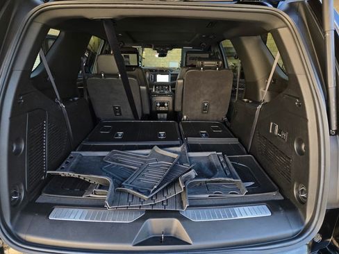 Used 2023 GMC Yukon Denali w/ Denali Reserve Package image 39