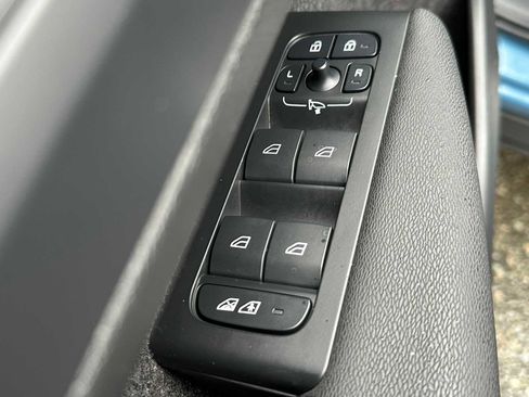 Used 2023 Volvo C40 P8 Recharge Plus w/ Climate Package image 21