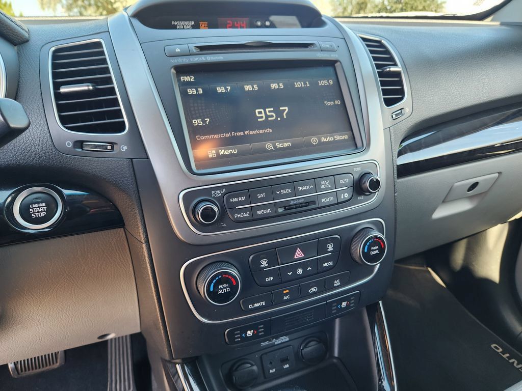 Used 2014 Kia Sorento SX w/ 3rd Row Package FWD image 23