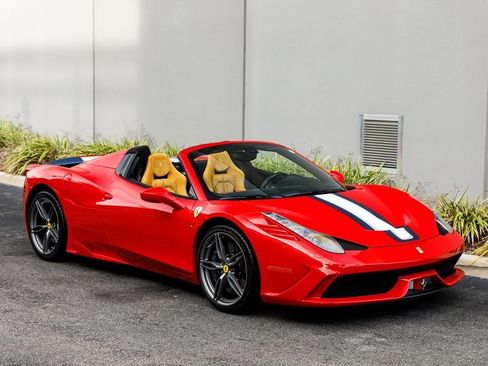 Used 2015 Ferrari 458 Speciale A image 7