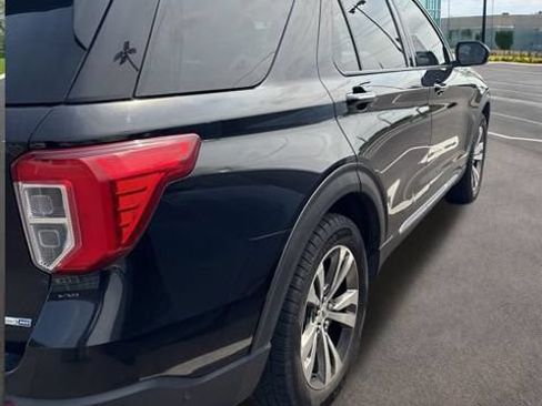 Used 2020 Ford Explorer Platinum w/ Premium Technology Package AWD/4WD image 16