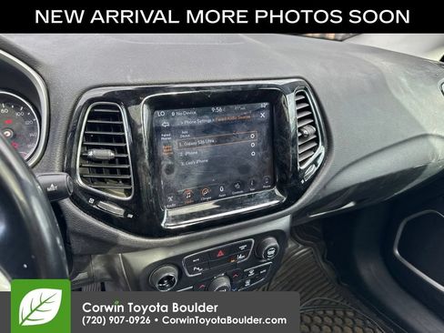 Used 2018 Jeep Compass Limited w/ Navigation Group AWD/4WD image 11