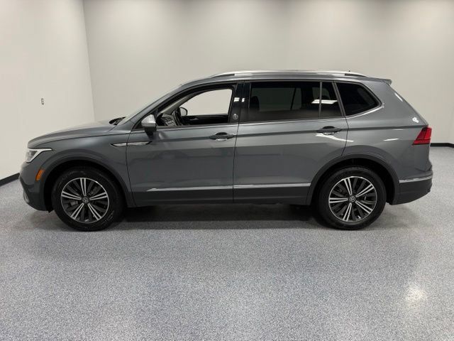 Used 2024 Volkswagen Tiguan Wolfsburg Edition FWD image 5