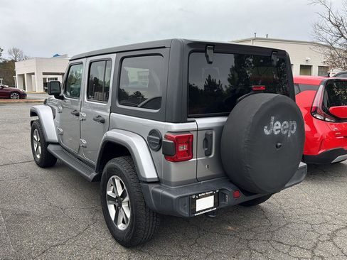 Used 2018 Jeep Wrangler Unlimited Sahara image 8