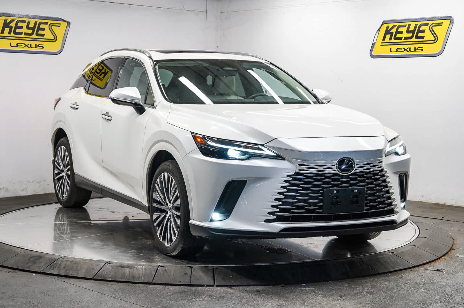 Used 2024 Lexus RX 350 Premium Plus w/ Accessory Package (Z1) FWD image 5