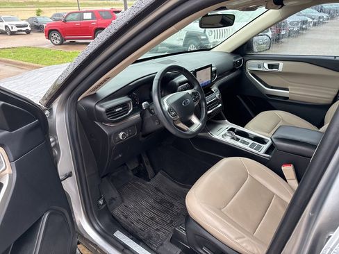 Used 2021 Ford Explorer Limited w/ Equipment Group 301A image 20