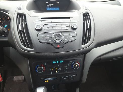 Used 2017 Ford Escape SE image 23