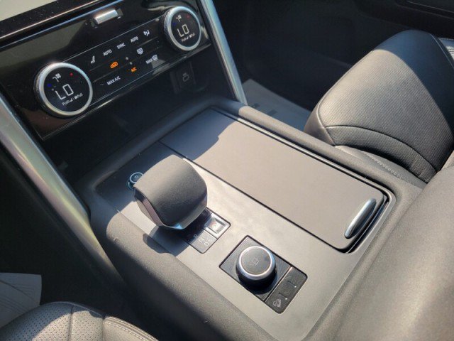 Used 2024 Land Rover Discovery S AWD/4WD image 20