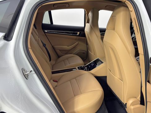 Used 2021 Porsche Panamera w/ Premium Package image 42