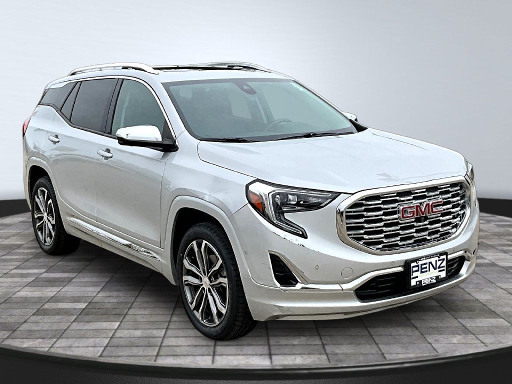 Used 2019 GMC Terrain Denali w/ Advanced Safety Package AWD/4WD image 3