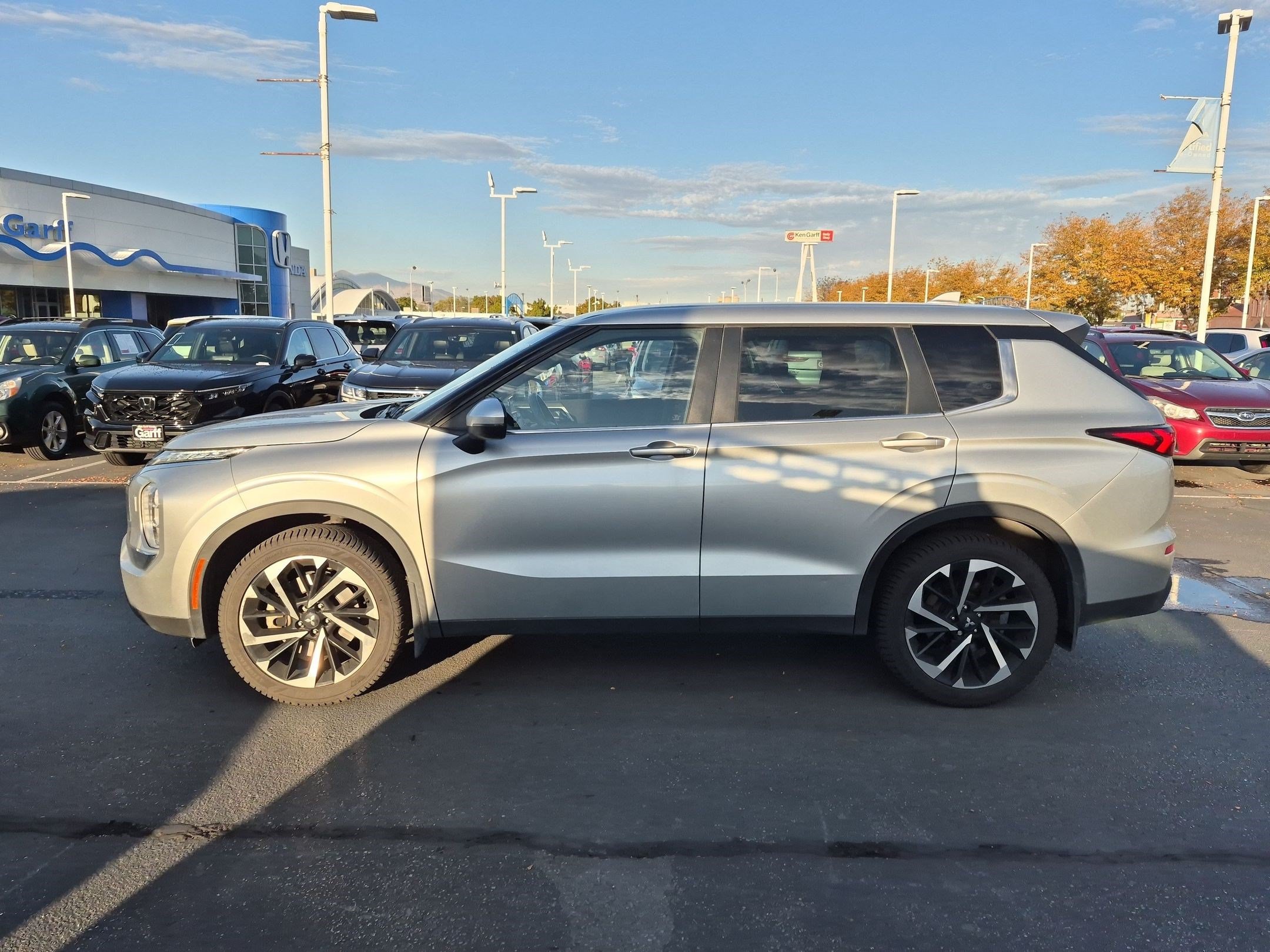 Used 2022 Mitsubishi Outlander ES AWD/4WD image 9