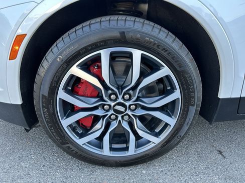 Used 2025 Cadillac XT5 Sportv w/ Technology Package AWD/4WD image 9