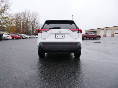 Used 2023 Toyota RAV4 XLE image 4