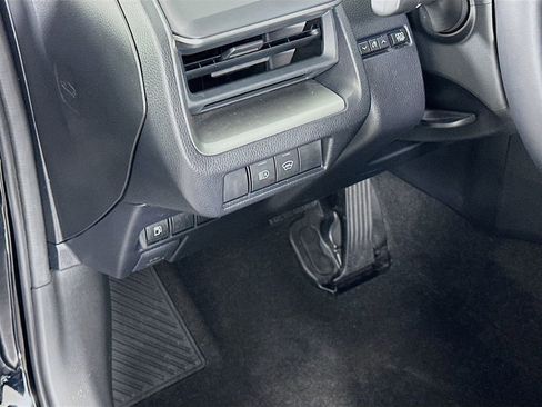 Used 2024 Toyota Prius LE image 10