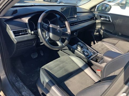 Used 2024 Mitsubishi Outlander SE image 5