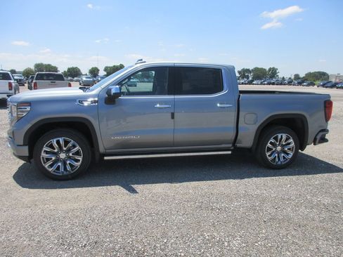 New 2026 GMC Sierra 1500 Denali w/ Denali Reserve Package AWD/4WD image 9